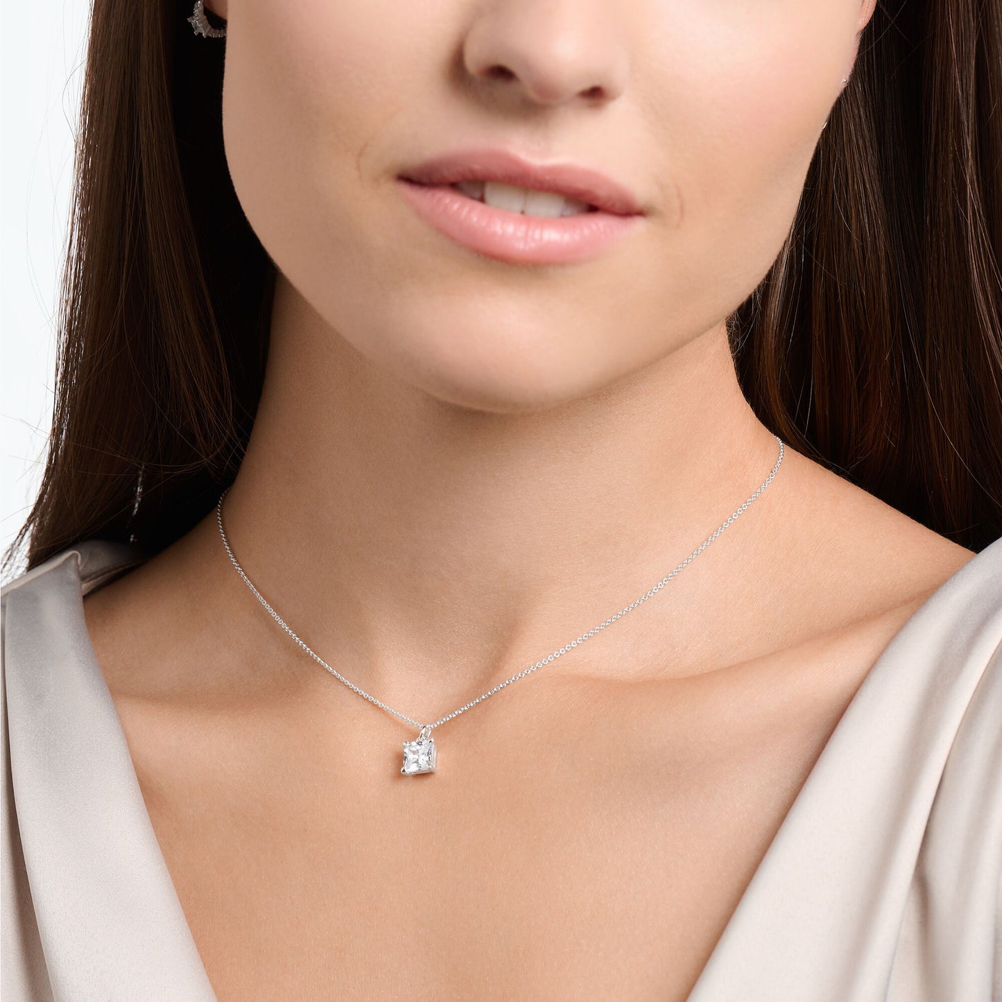 Kette mit weißem Stein silber