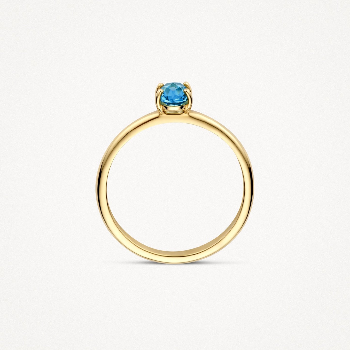 Ring mit Schweizer Blautopas in ovaler Chaton-Fassung