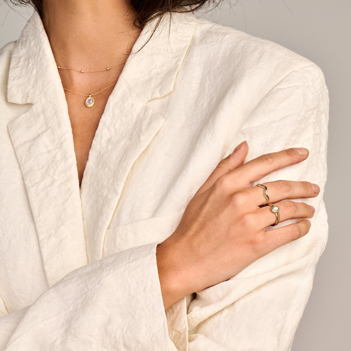 Ring im Wellendesign mit Kordeloptik