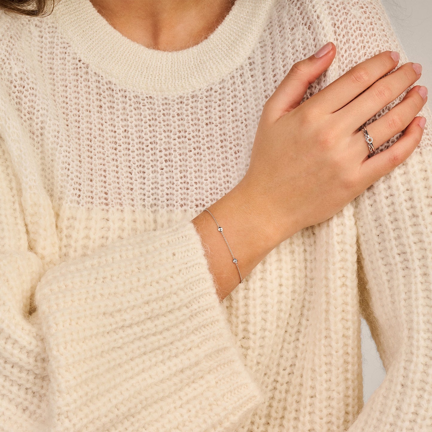 Ring mit Kreis aus Pavé-Zirkonia