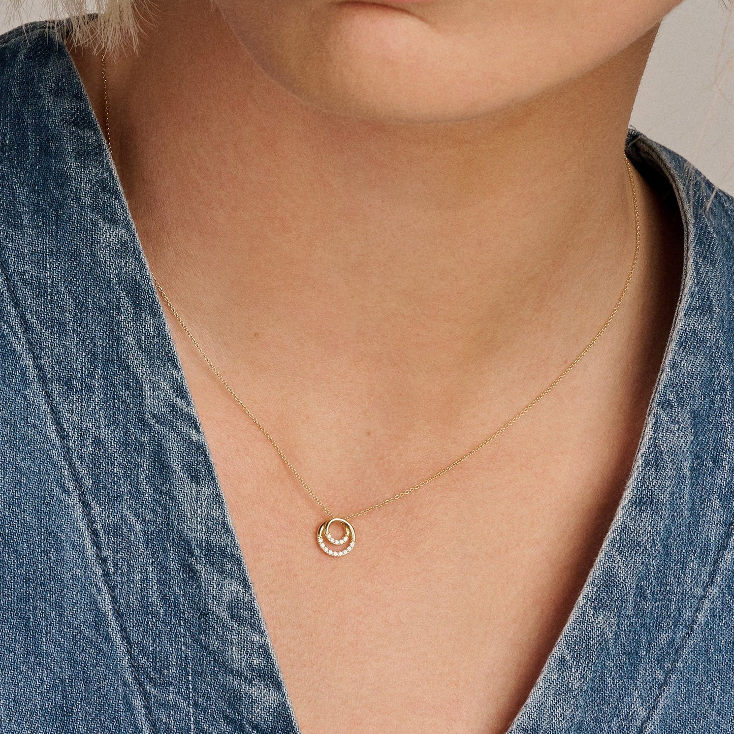 Halskette mit Ringen und Pavé-Zirkonia aus 585 Gold