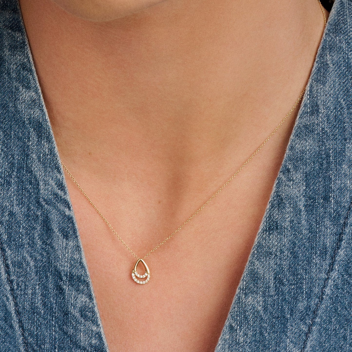 Halskette mit Tropfenform und Pavé-Zirkonia aus 585 Gold