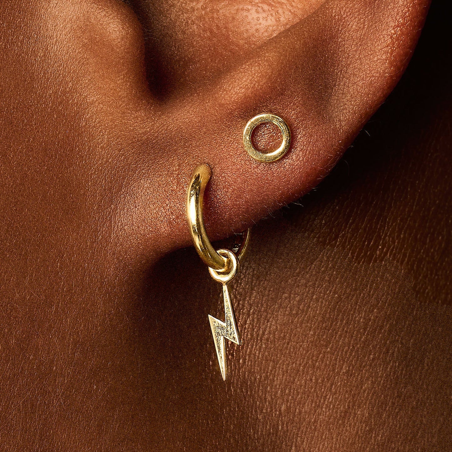 Ringförmige Ohrstecker flach aus 585 Gold